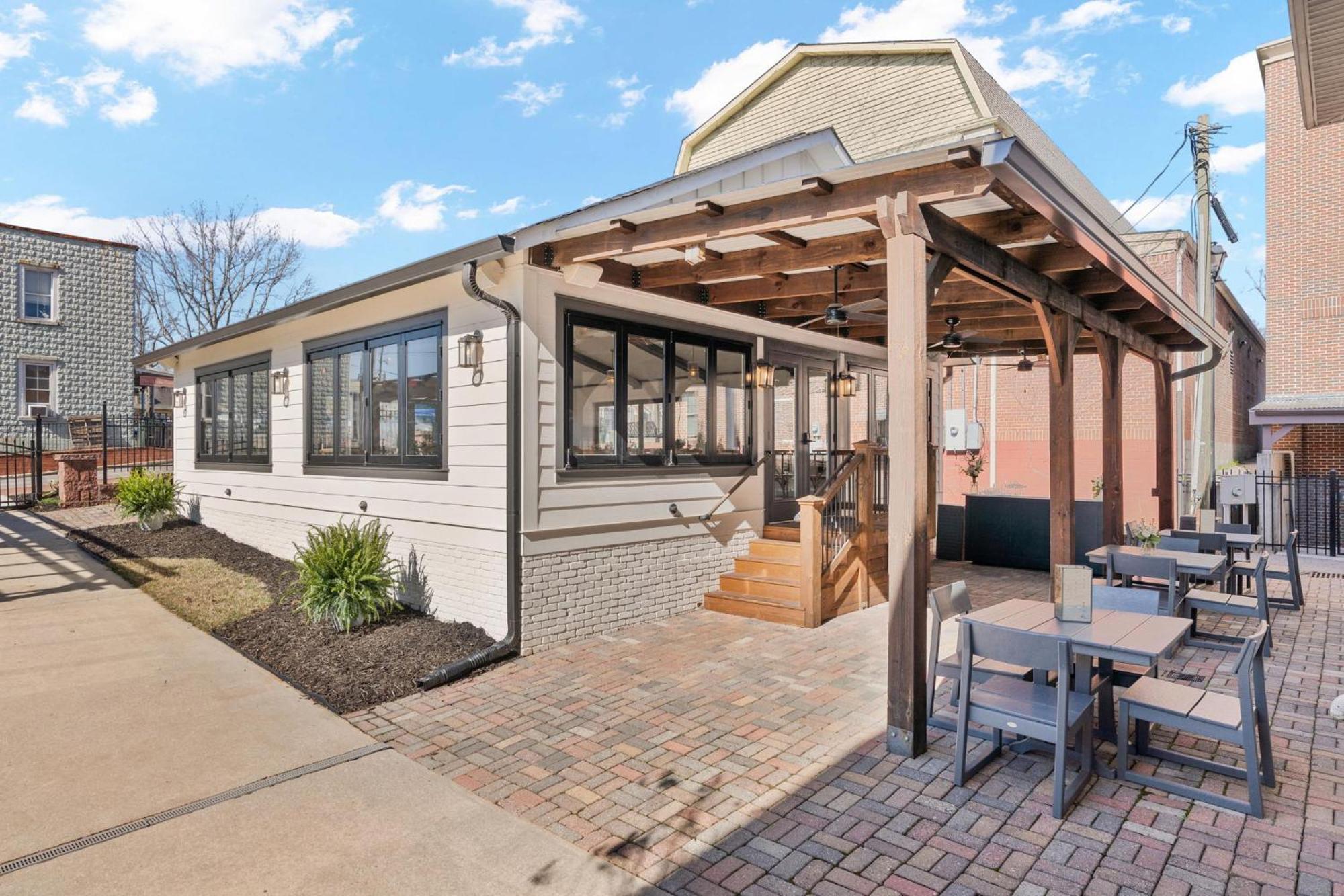 27 On Park Boutique Hotel & Venue Dahlonega Exterior photo